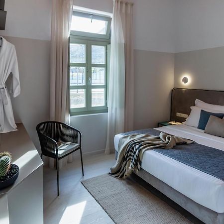 Octavia Rooms Corinto Esterno foto