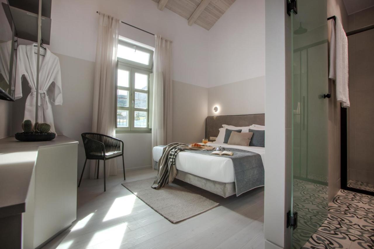 Octavia Rooms Corinto Esterno foto
